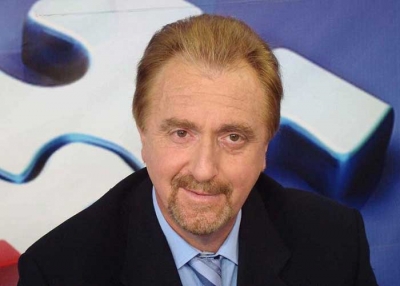 &Upsilon;&Lambda;&Eta; &Alpha;&Theta;&Lambda;&Eta;&Tau;&Iota;&Alpha;&Tau;&Rho;&Iota;&Kappa;&Eta;&Sigma;  &Epsilon;&Iota;&Sigma;&Eta;&Gamma;&Eta;&Tau;&Eta;&Sigma; &Delta;&rho;. &Rho;&Omicron;&Upsilon;&Sigma;&Sigma;&Eta;&Sigma; &Xi;&Epsilon;&Nu;&Omicron;&Phi;&Omega;&Nu;